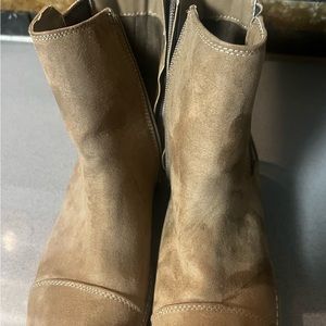 Size 8 Time and Tru boots.